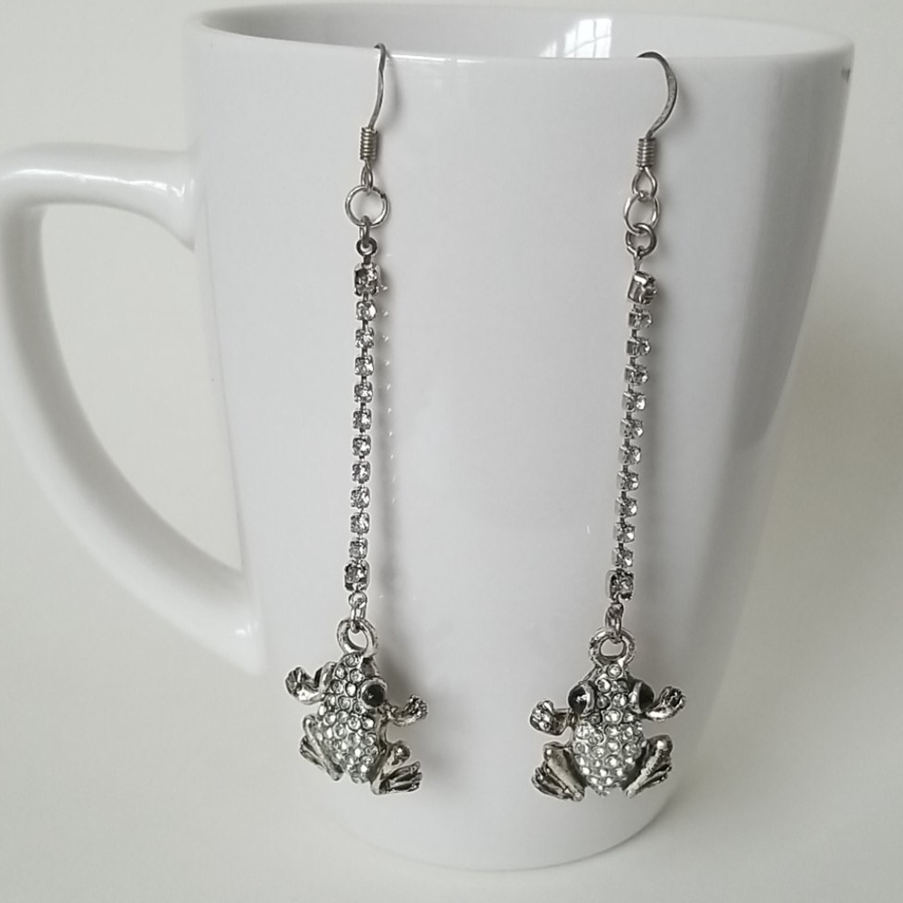 🎀3/$20 Pair of handmade frog earrings